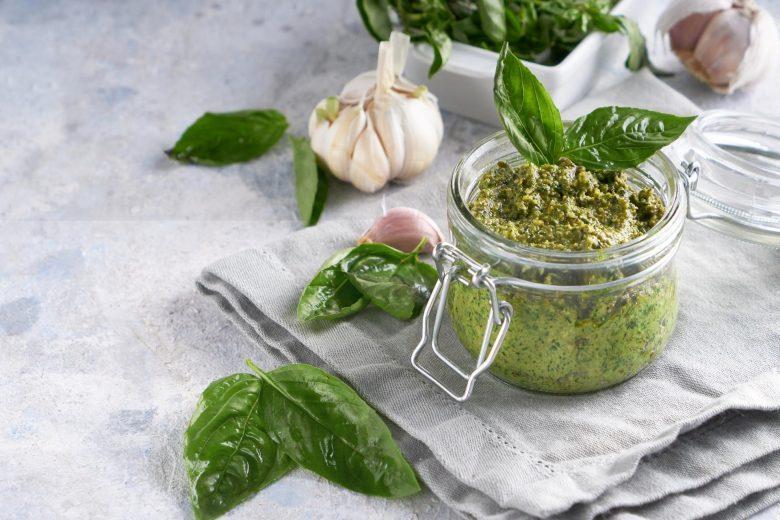 Pesto clássico de manjericão