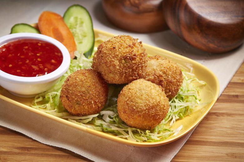 Bolinha de camarão com queijo