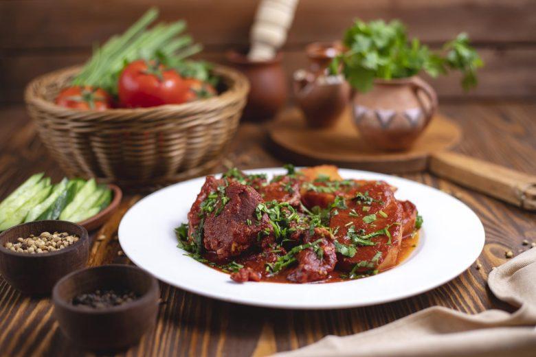 Carne ao molho de tomate picante