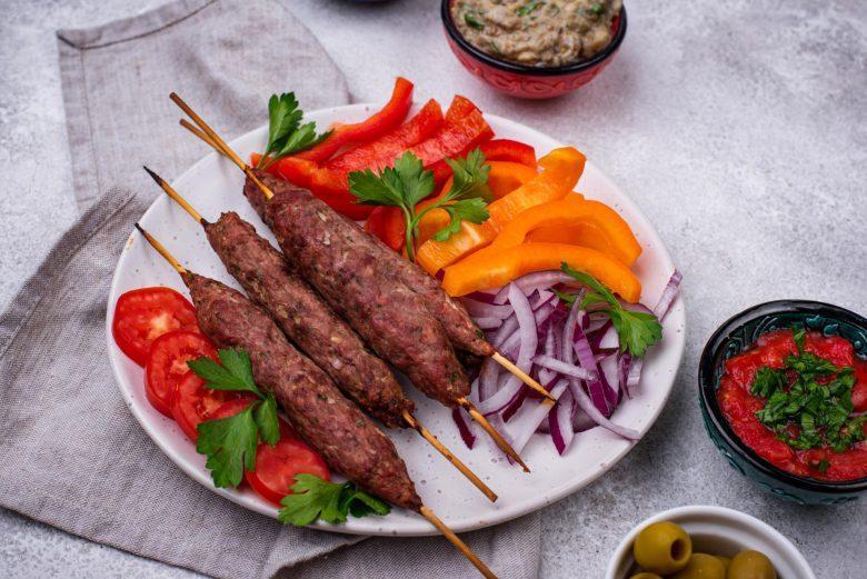 Espeto de kafta na canela