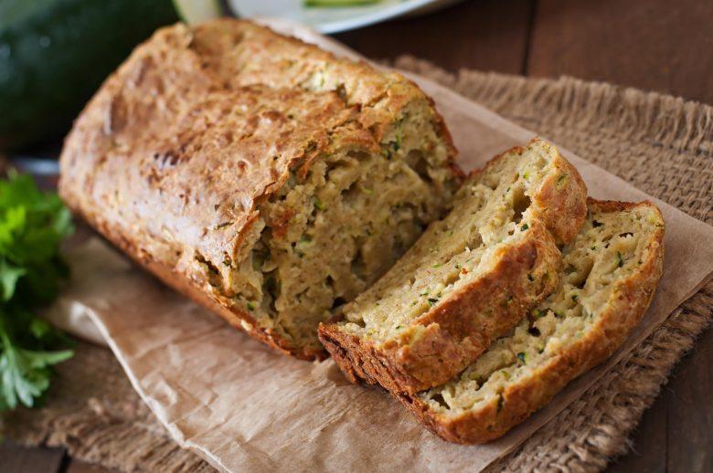 Pão integral de cenoura com abobrinha