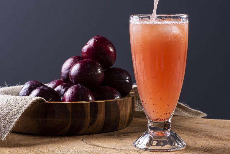Suco laxativo de ameixa