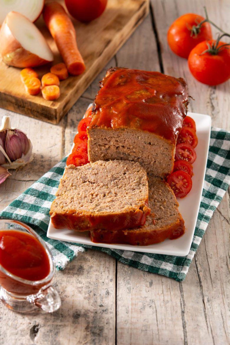 Bolo de carne ao sugo