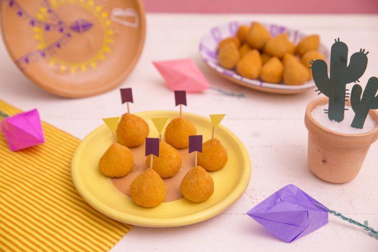 Coxinha de mandioca com carne de sol
