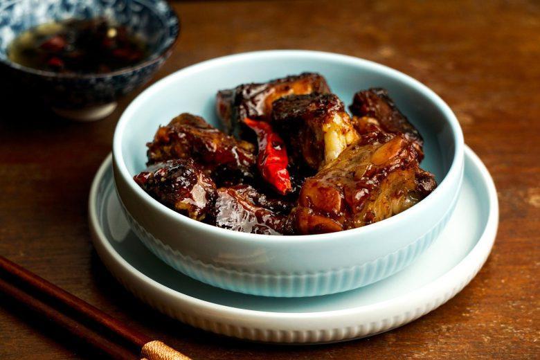 Costelinha de porco à moda oriental