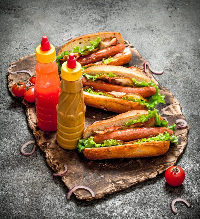 Cachorro quente com bacon