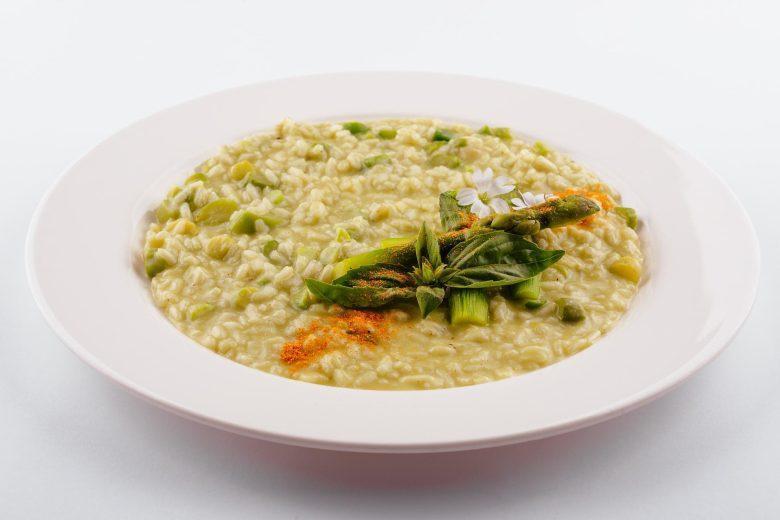 Risoto de forno com aspargo