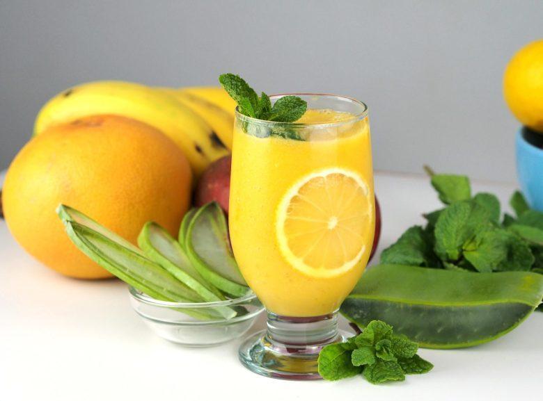 Suco de manga, laranja, morango, banana e abacaxi