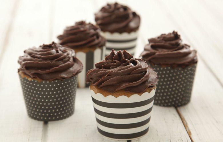 Cupcake de limão e chocolate