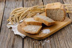 Pão de centeio e grãos