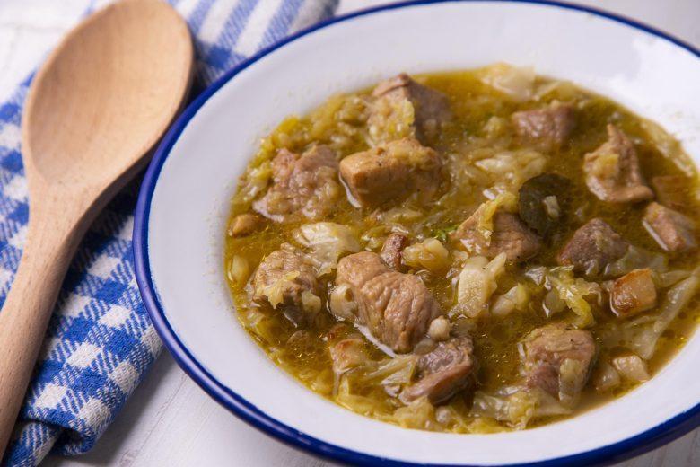 Refogado de repolho com carne de porco