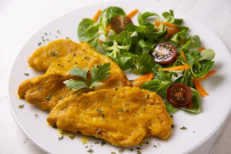 Frango com molho de cenoura
