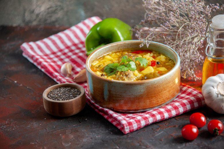 Sopa de carne com batata