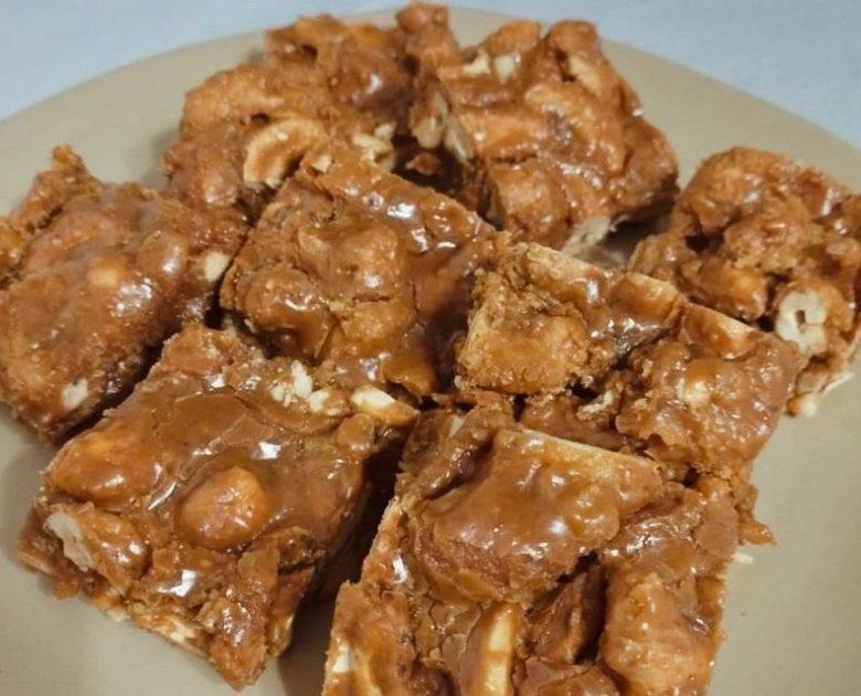 Pé de moleque de castanha de caju