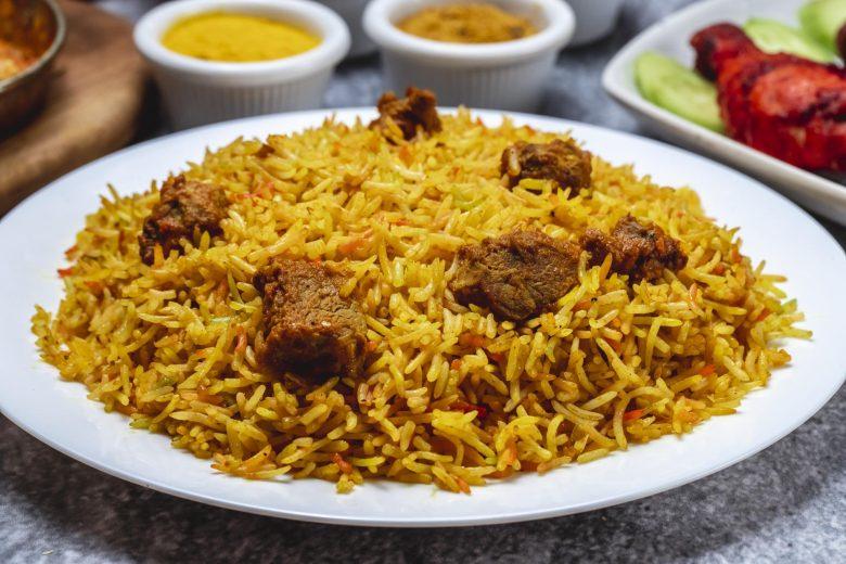 Kabuli pulai (arroz afegão com carne)