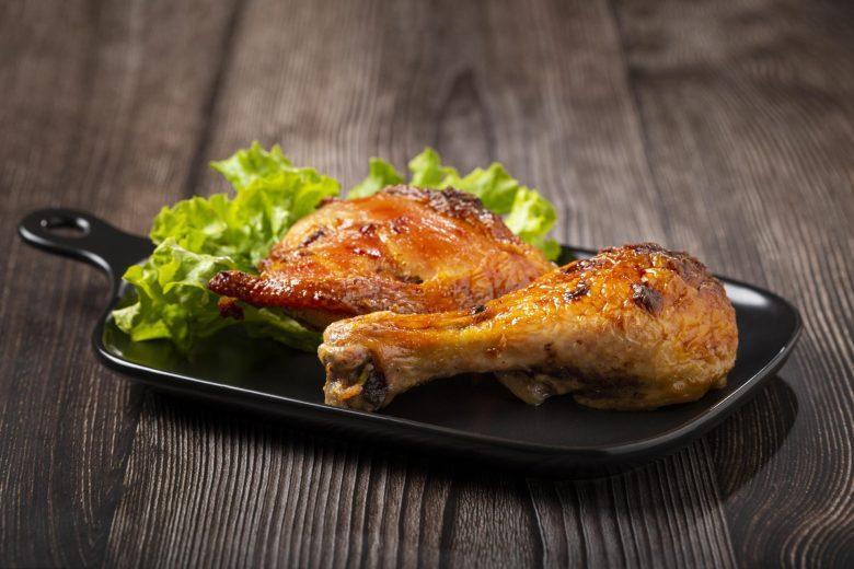 Coxa de frango assado no forno com limão
