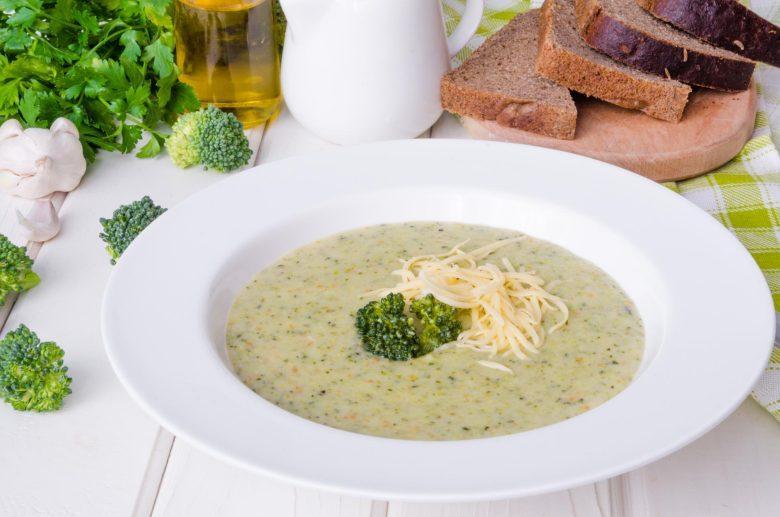 Caldo 4 queijos com brócolis