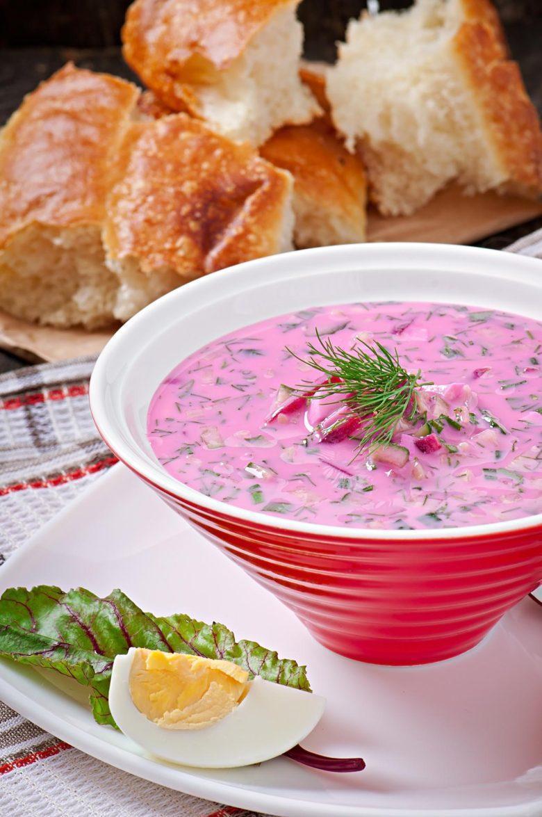 Sopa de beterraba com iogurte