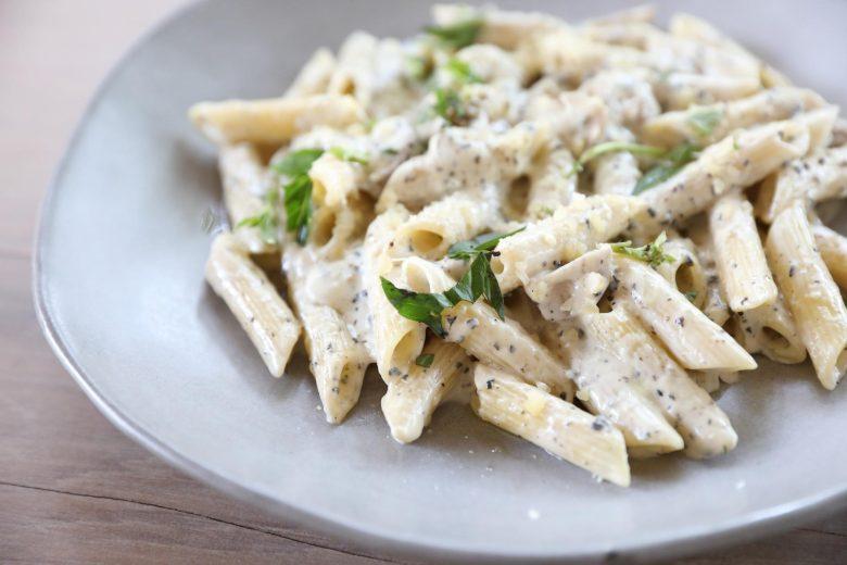 Penne com molho de gorgonzola