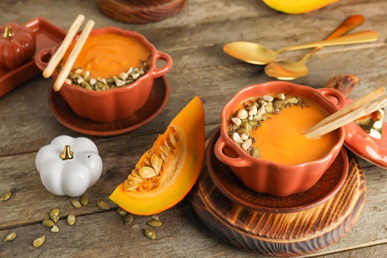 Sopa de abóbora com amêndoas