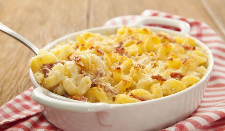 Mac and cheese com salame