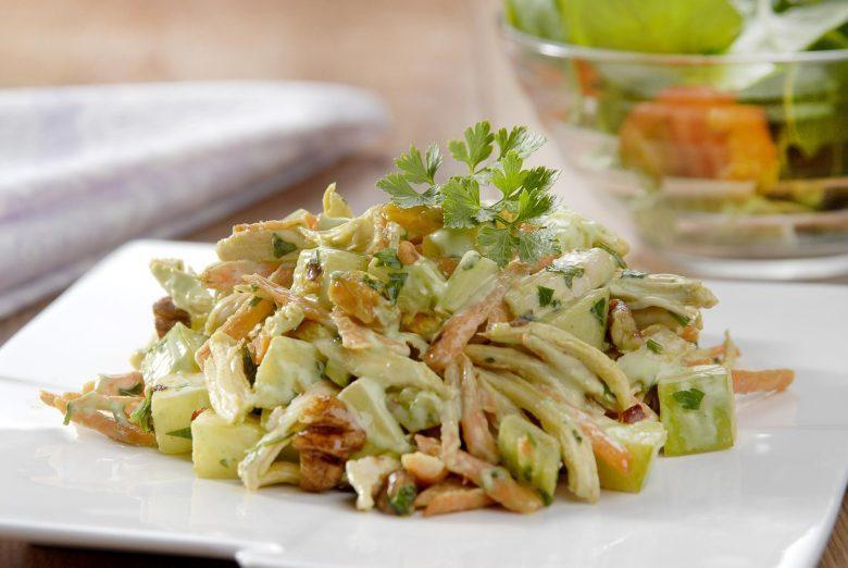 Salpicão de frango com maionese de rúcula