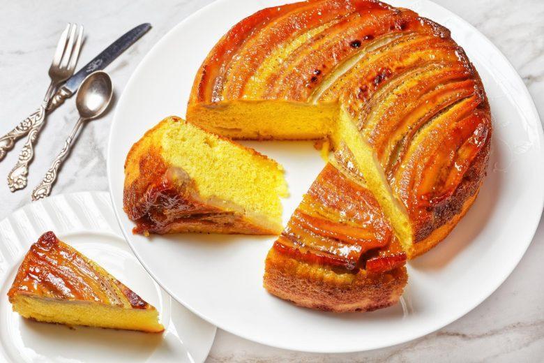 Torta de banana caramelada