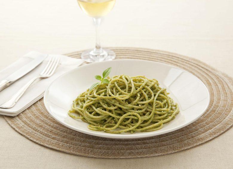 Espaguete ao pesto genovês