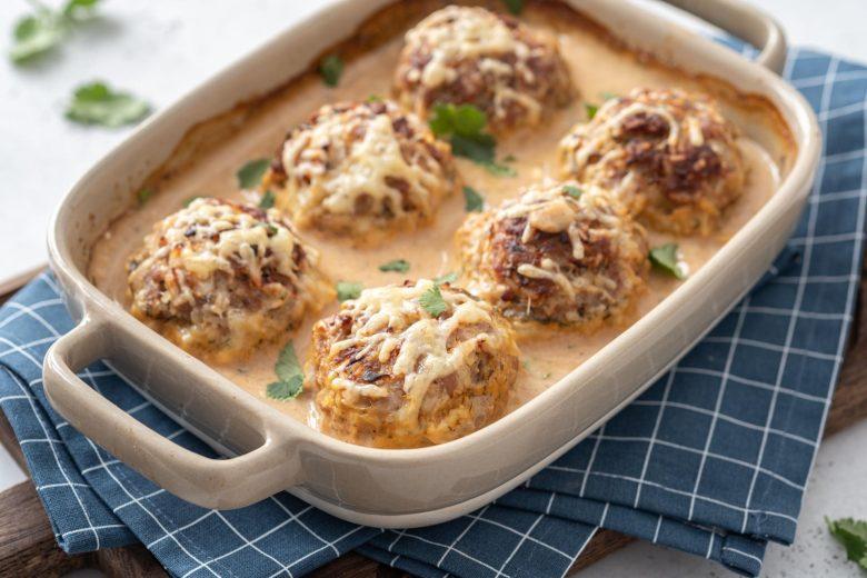 Almôndega gratinada