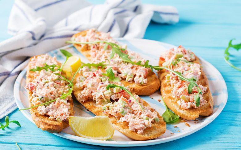 Bruschetta de salmão defumado