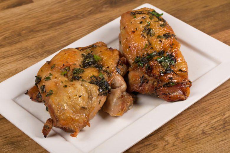 Coxa de frango com crosta de ervas e especiarias