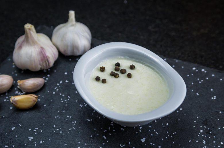 Molho branco com alho