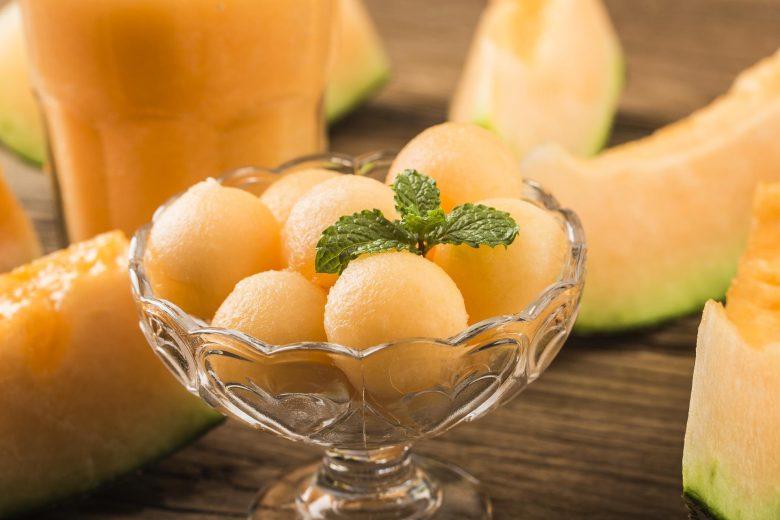 Suco de laranja com melão e hortelã
