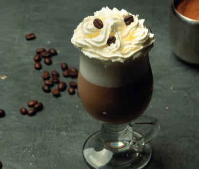 Mousse de café com chantilly