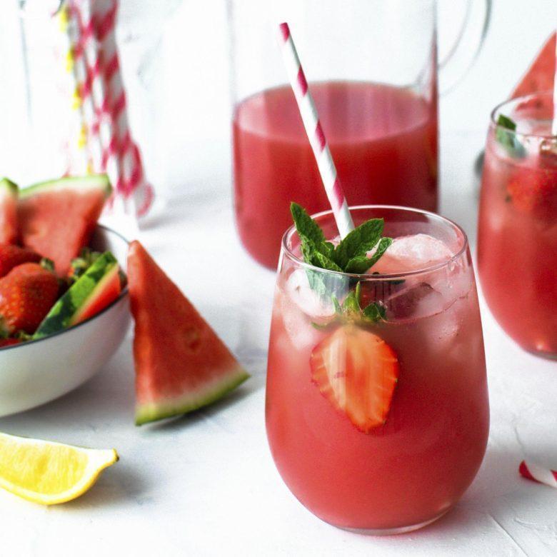 Suco antioxidante de morango e melancia