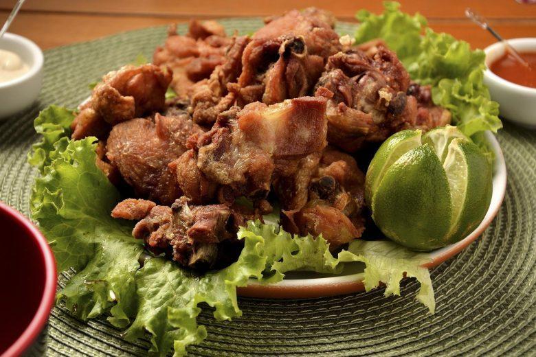 Frango à passarinho com pimenta