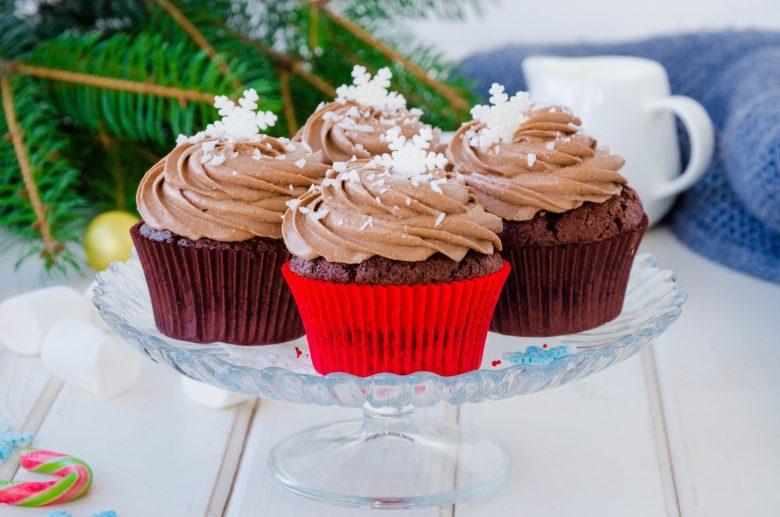 Cupcake recheado de brigadeiro