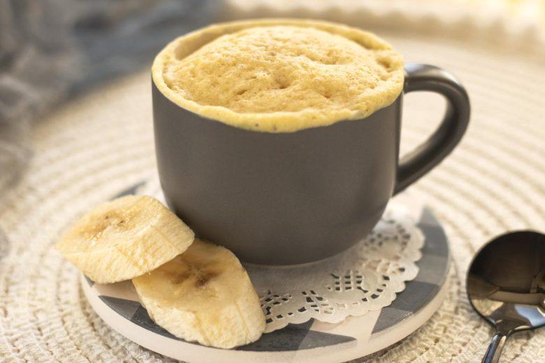 Bolo de caneca de banana