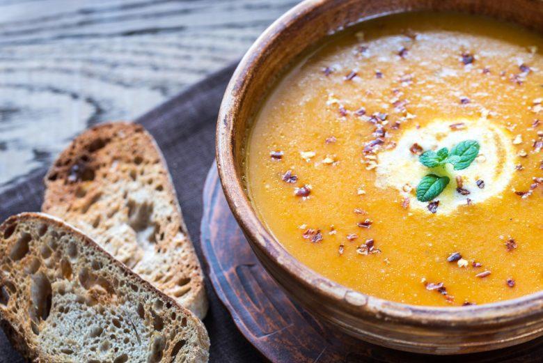 Sopa-creme de abóbora e gengibre