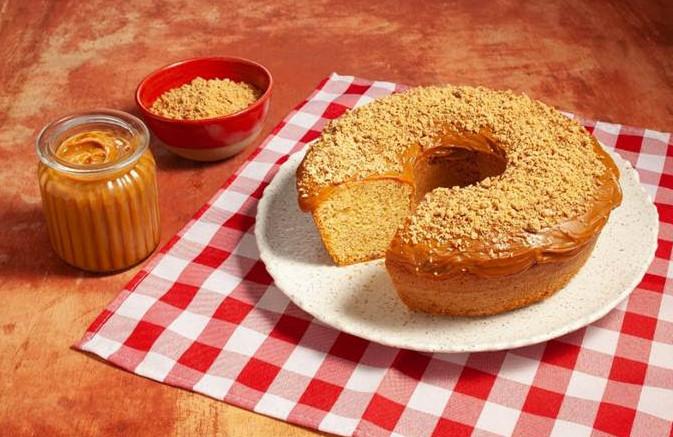 Bolo de paçoca e doce de leite