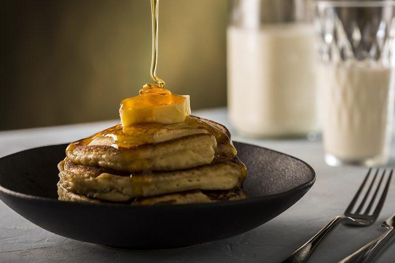 Panqueca de aveia, banana e mel
