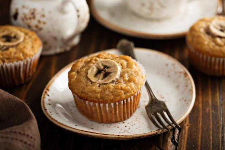 Muffin de banana e chá verde