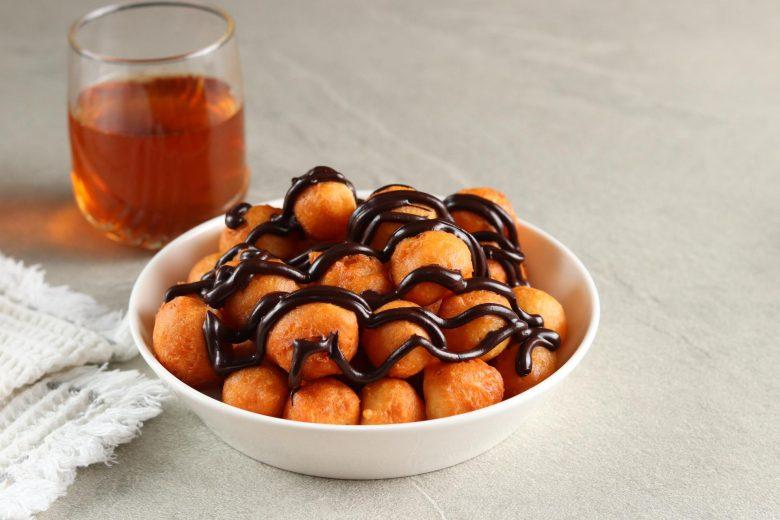 Bolinho de chuva com brigadeiro