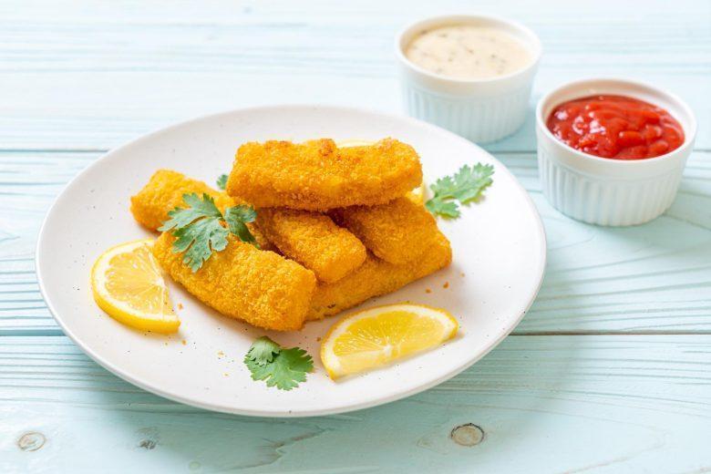 Isca de peixe no fubá