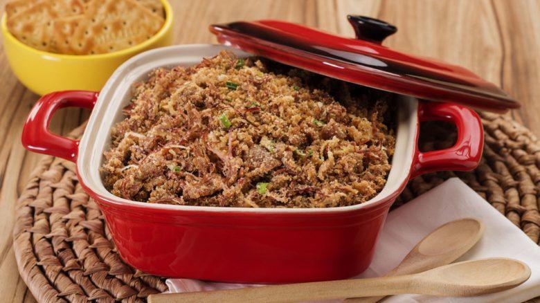 Paçoca de charque com bolacha