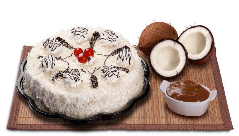 Bolo de coco recheado especial