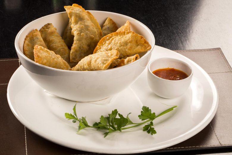 Pastelzinho de brócolis com carne