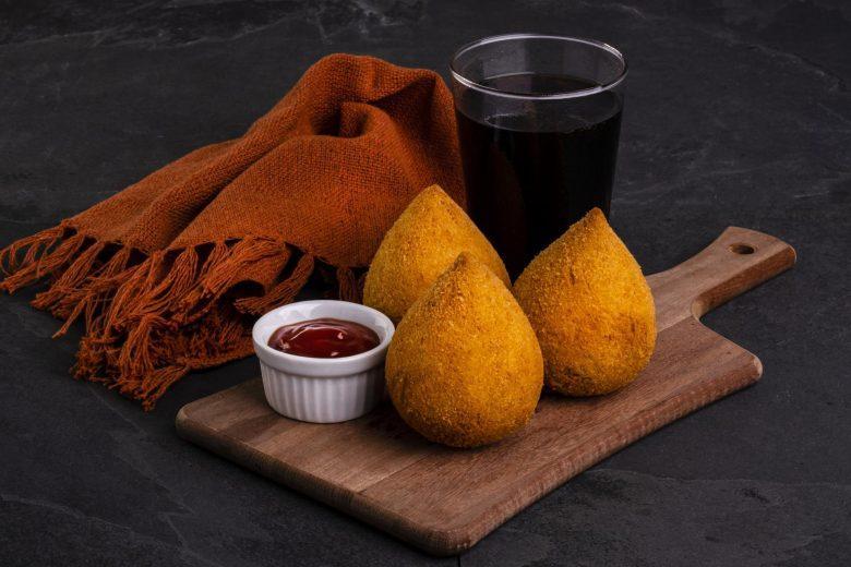 Coxinha de frango rápida