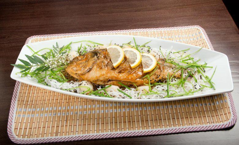 Peixe recheado com camarão