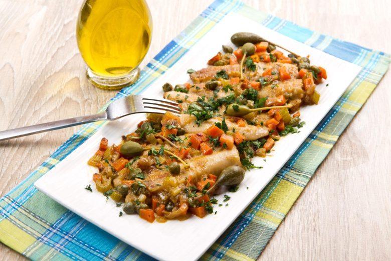 Peixe ao molho de alcaparras